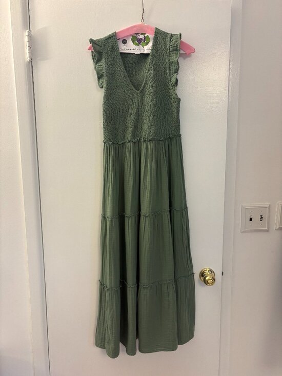 Old Navy Dresses & Skirts - Old Navy Green Maxi Dress--Perfect for the Summer!